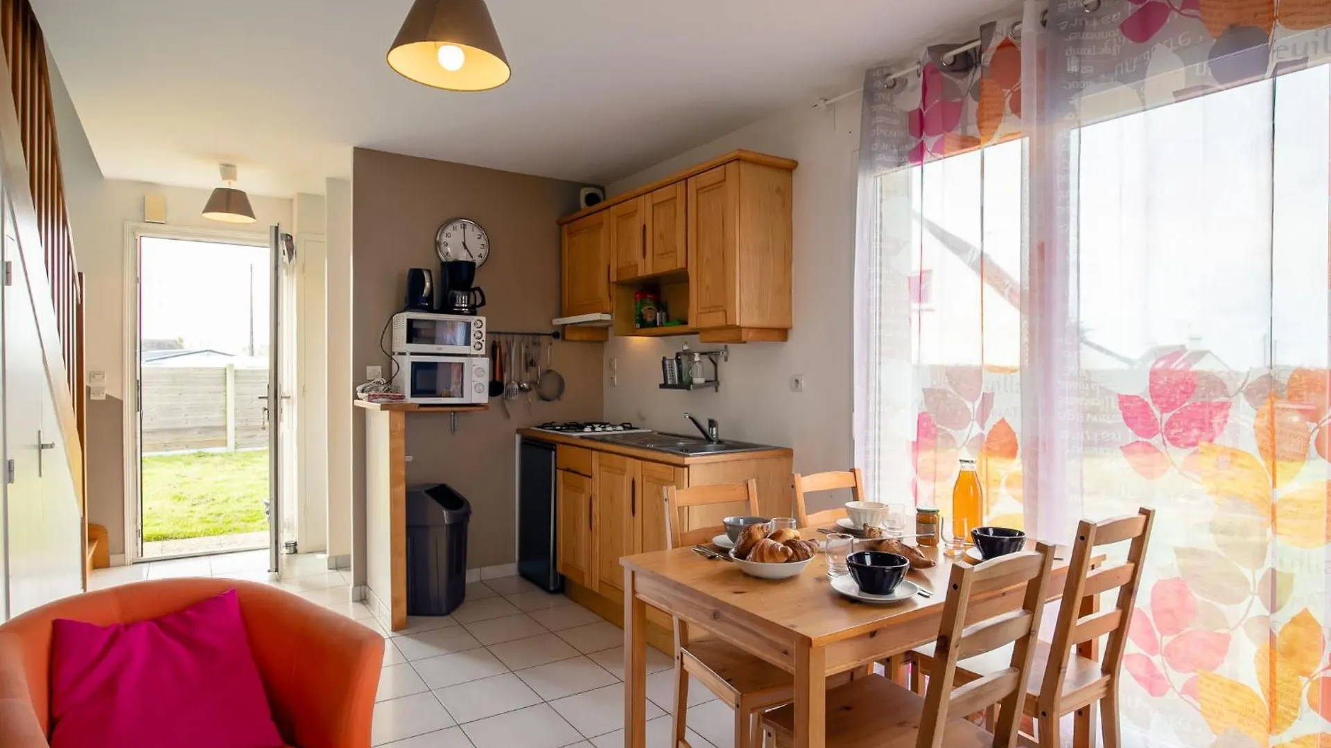 Holiday Home De Beniguet - Sbu106 By Interhome Saint-Pabu